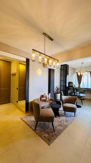 Apartament cu 3 camere decomandat în Exterior Vest