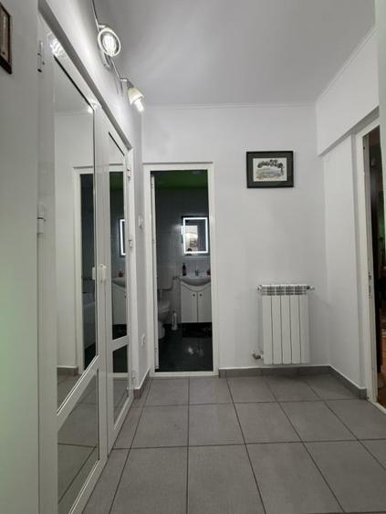 Apartament cu 2 camere decomandat, mobilat în Piața Nouă