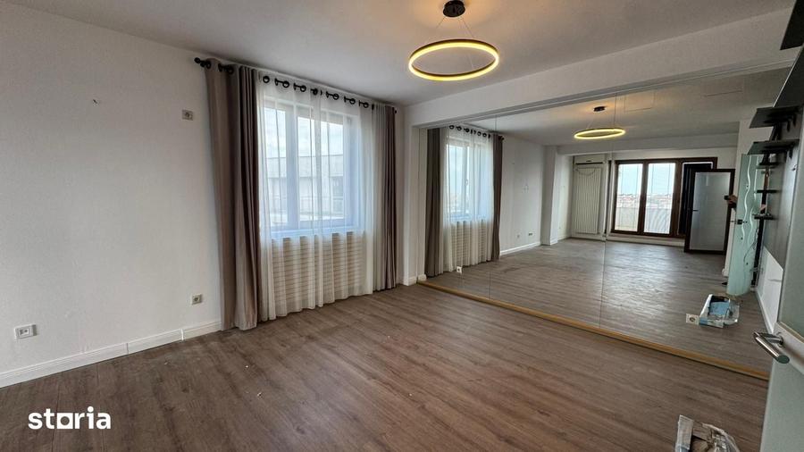Apartament cu 3 camere în Lunei