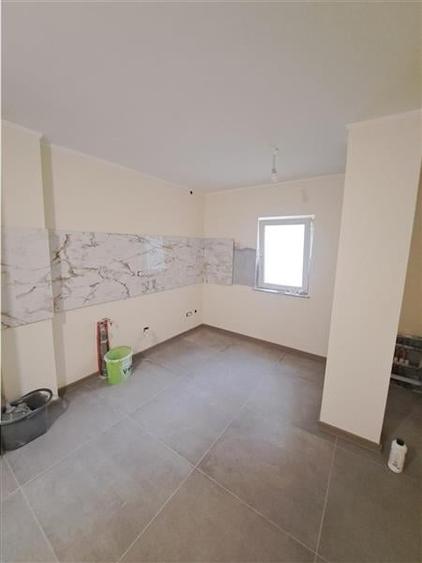 Apartament cu 3 camere decomandat în Complex Studențesc