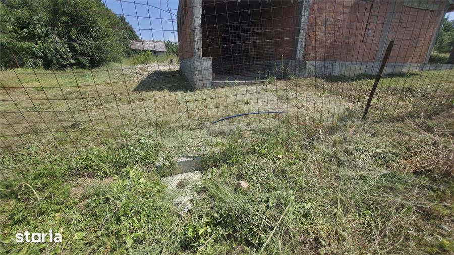 Casă cu 3 camere cu Teren 5314 Mp în Răchitova