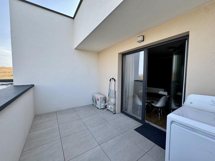 Apartament cu 3 camere semidecomandat, mobilat în Apahida