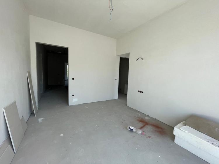 Duplex cu 6 camere cu Canalizare în Borhanci