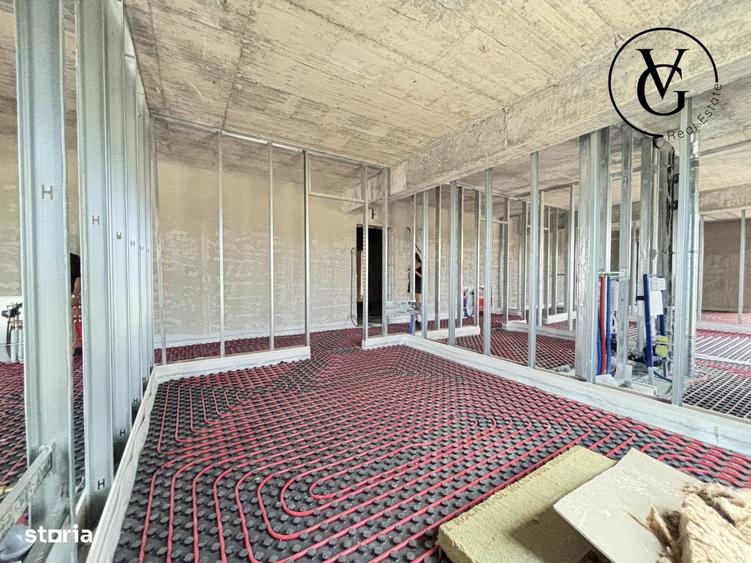 Apartament cu 4 camere decomandat în Central