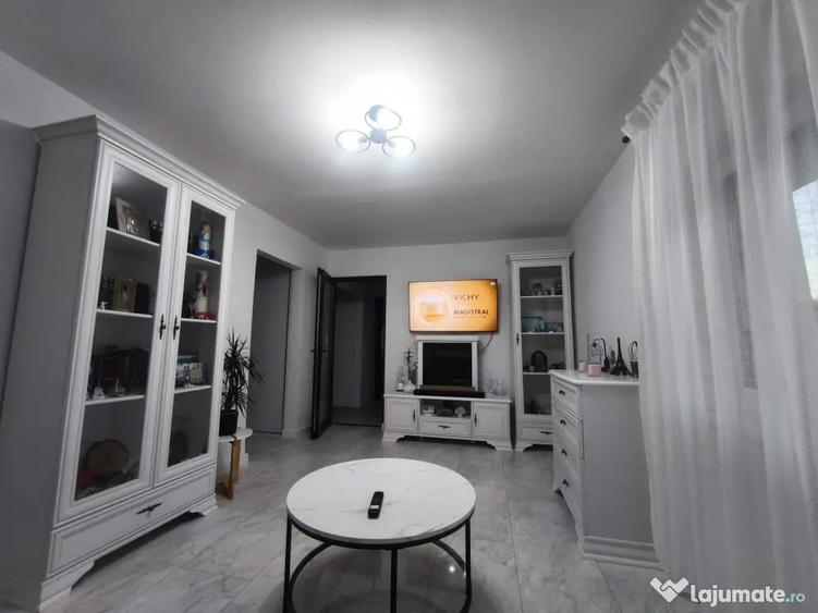 Casă cu 3 camere în Central