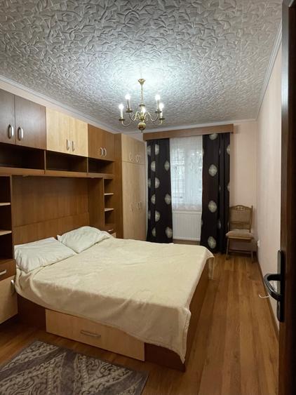 Apartament cu 3 camere decomandat în Exterior Vest