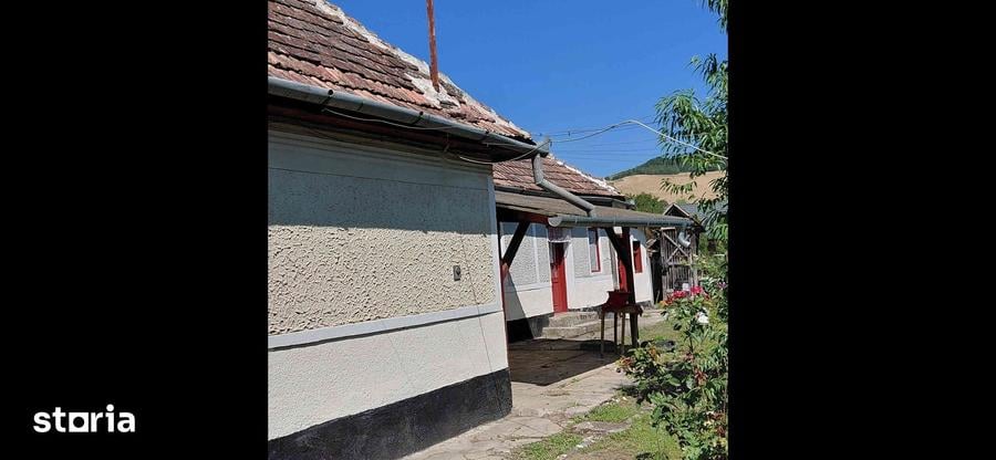 Casă cu 5 camere cu Teren 1200 Mp în Suplac