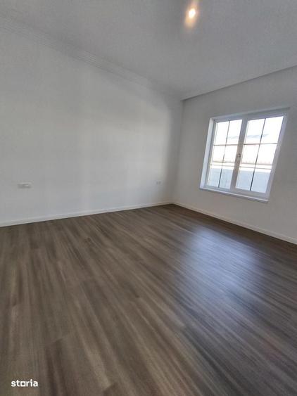 Casă cu 4 camere în Sânandrei