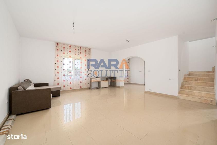 Casă cu 4 camere în Central
