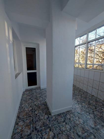 Apartament cu 2 camere decomandat, mobilat în P-ța Alba Iulia