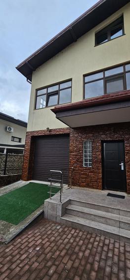 Casă cu 4 camere cu Teren 300 Mp în Berceni