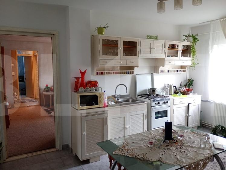 Apartament cu 2 camere semidecomandat, mobilat în Nord