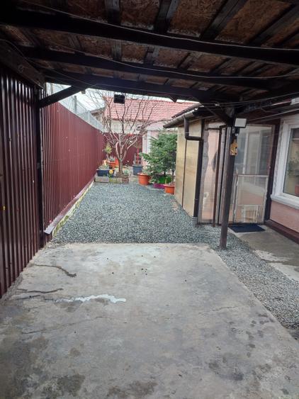 Casă cu 2 camere cu Teren 200 Mp în Palas