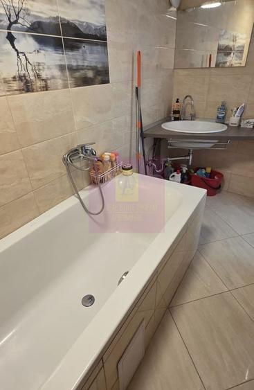Casă cu 4 camere cu Teren 451 Mp în Central