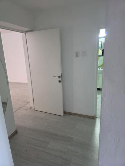 Casă cu 2 camere cu Teren 70 Mp în Vatra Luminoasă