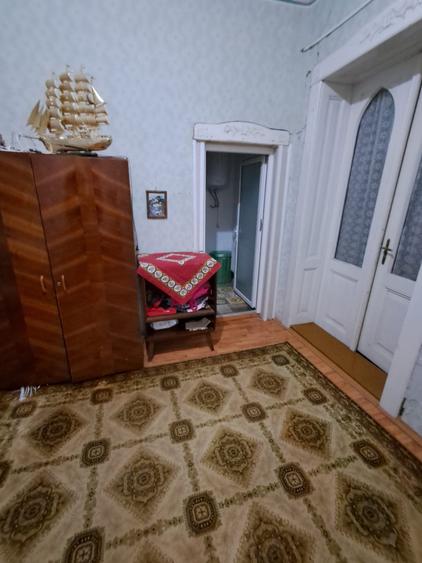 Casă individuală cu 7 camere cu Canalizare în Variaș