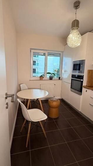 Apartament cu 3 camere decomandat în Tei