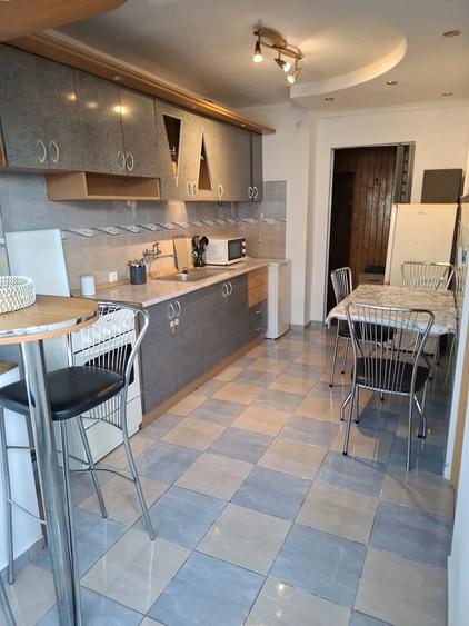 Apartament cu 2 camere decomandat în Intim