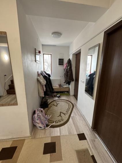 Casă individuală cu 5 camere cu Teren 470 Mp în Blejoi