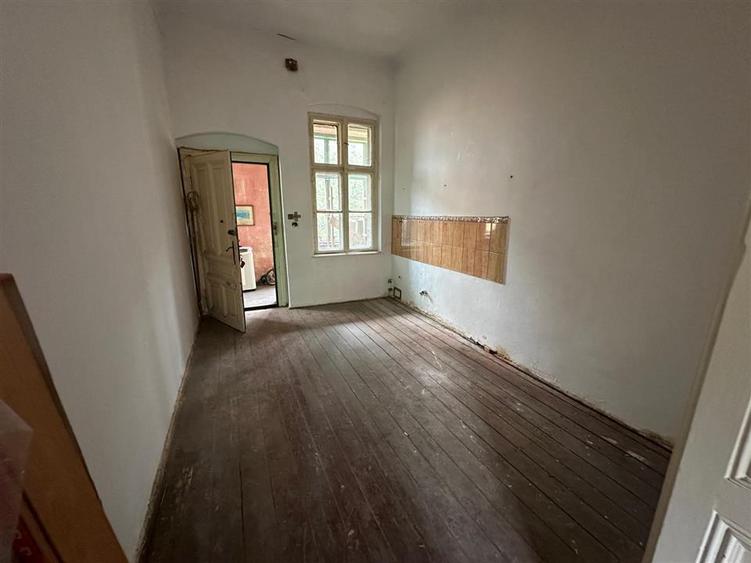 Apartament cu 3 camere decomandat în P-ța Maria
