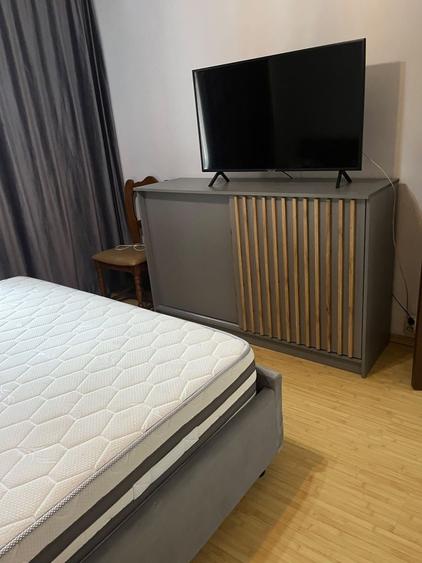 Apartament cu 3 camere decomandat în Rovine