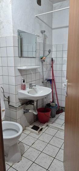 Apartament cu 3 camere semidecomandat în Govândari