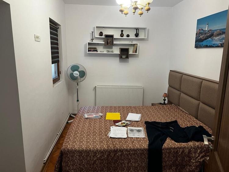 Casă cu 3 camere în Aninoasa