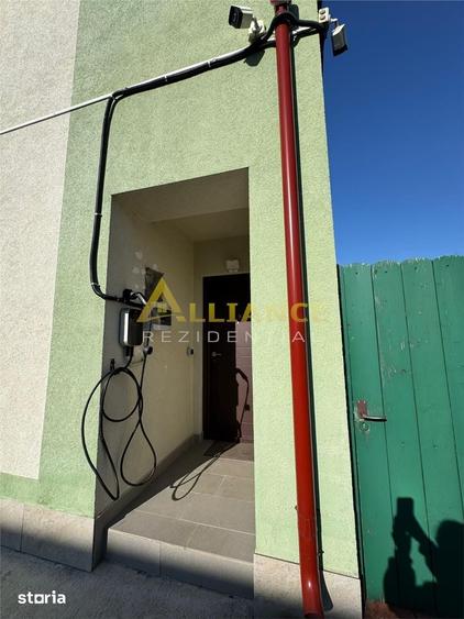 Casă cu 4 camere cu Teren 200 Mp în Glina