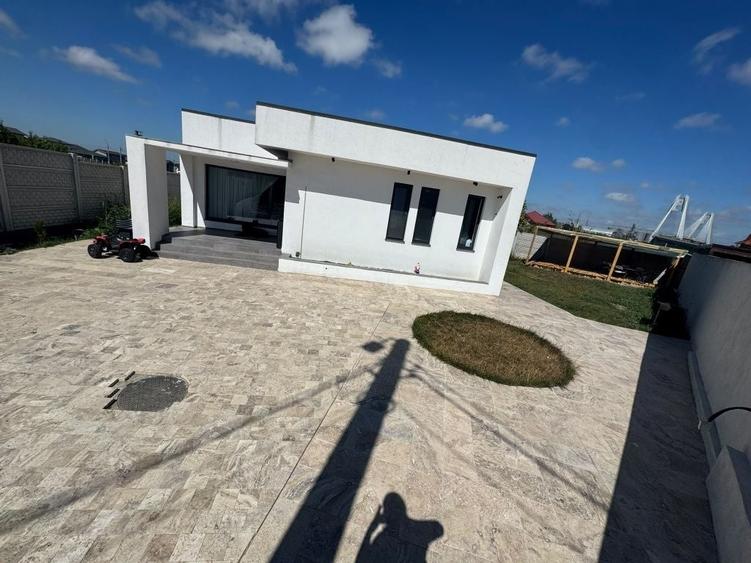 Casă cu 3 camere în Agigea