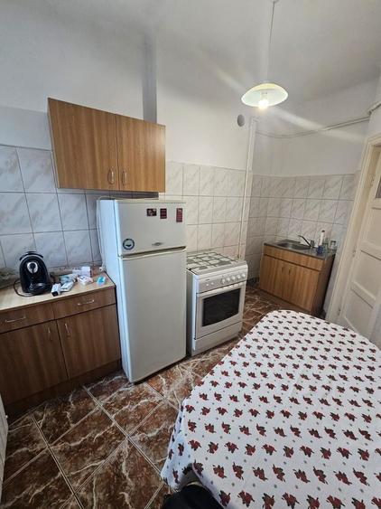 Casă individuală cu 5 camere cu Canalizare în Cotroceni