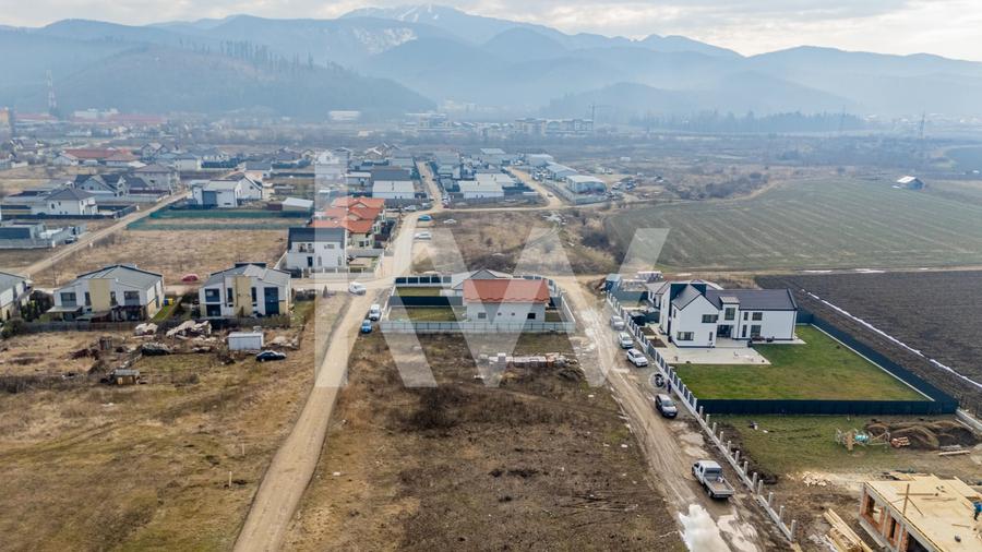 Teren Construcții intravilan de 1273 mp, în Cristian