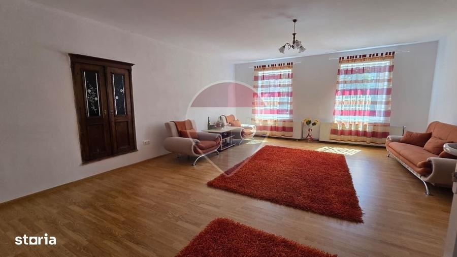 Casă cu 3 camere în Dupuș