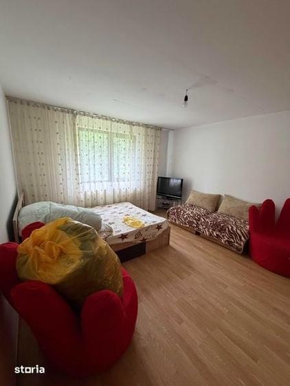 Casă cu 4 camere cu Teren 230 Mp în Mărgineanu