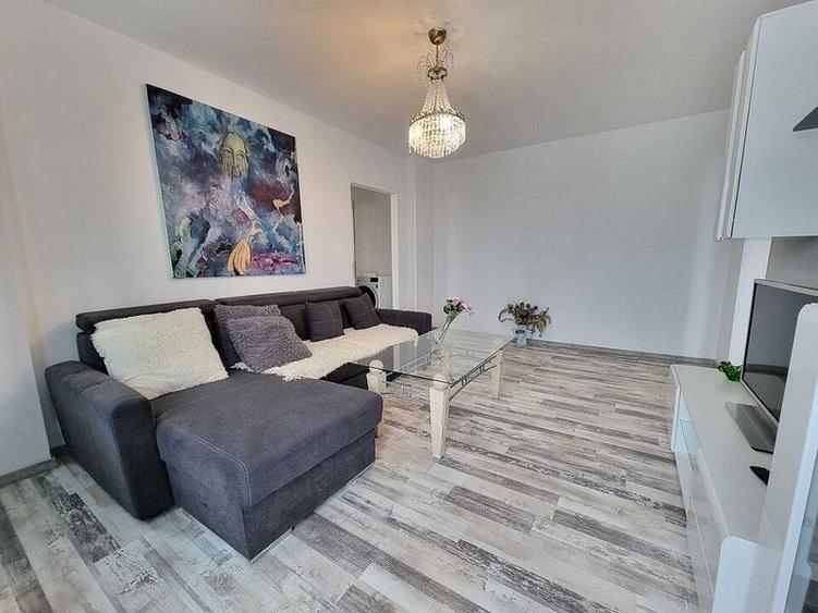 Apartament cu 2 camere semidecomandat în Cantemir