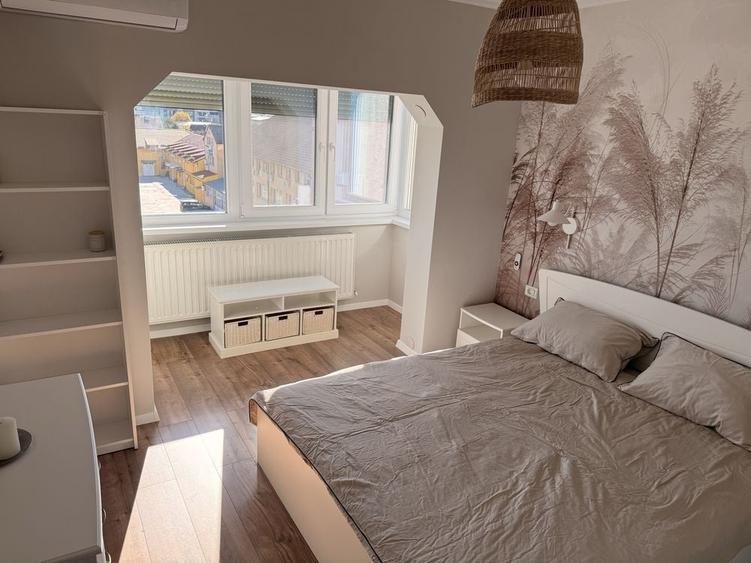 Apartament cu 2 camere decomandat, mobilat în Soarelui