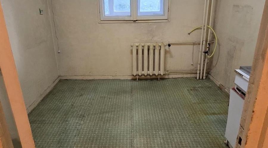 Apartament cu 3 camere semidecomandat în Pantelimon
