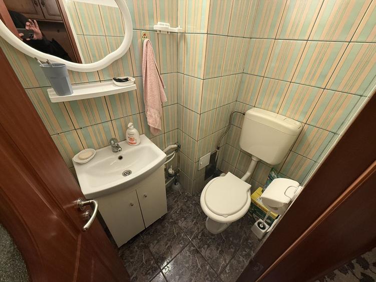 Apartament cu 3 camere decomandat, mobilat în Dacia