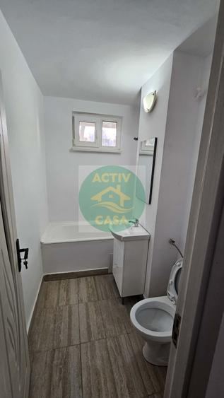 Garsonieră decomandată în Est
