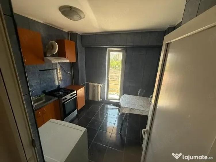 garsoniera vitan mall-parcare proprie - 1