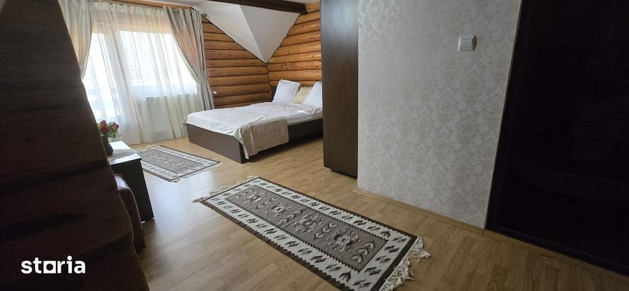 Casă cu Teren 806 Mp în Moroeni