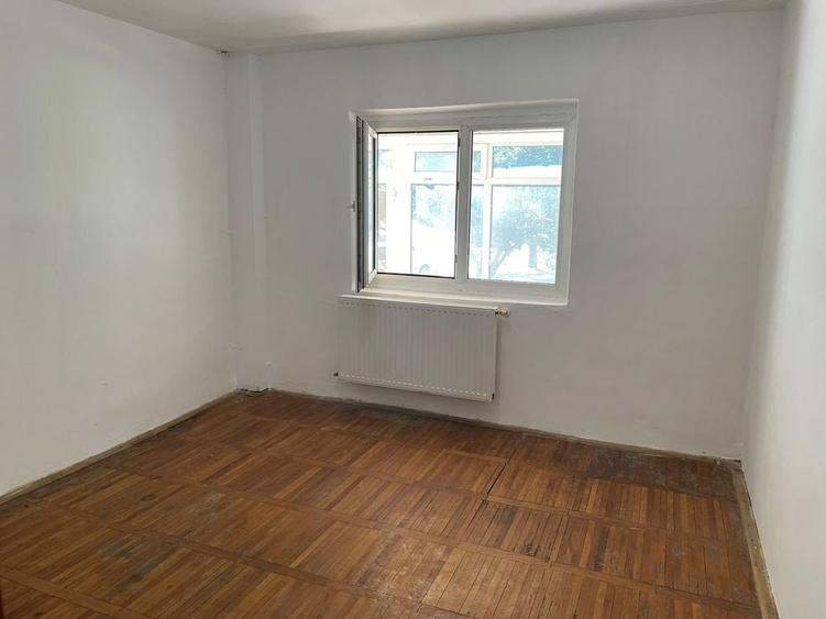Apartament cu 3 camere în Milcov