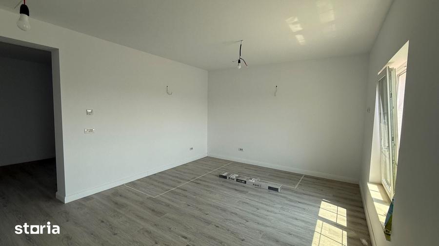 Casă cu 3 camere cu Teren 300 Mp în Central