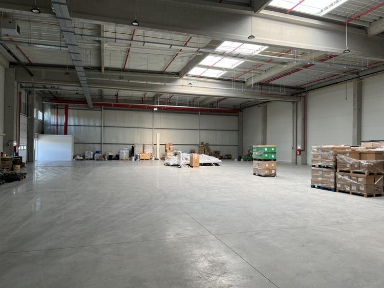 Spațiu industrial, de 930 mp, în Jucu