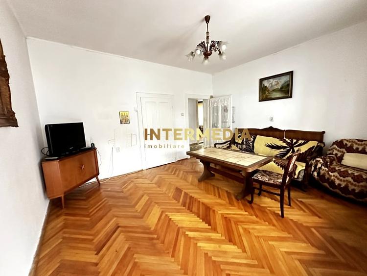 Casă individuală cu 4 camere cu Canalizare în Central