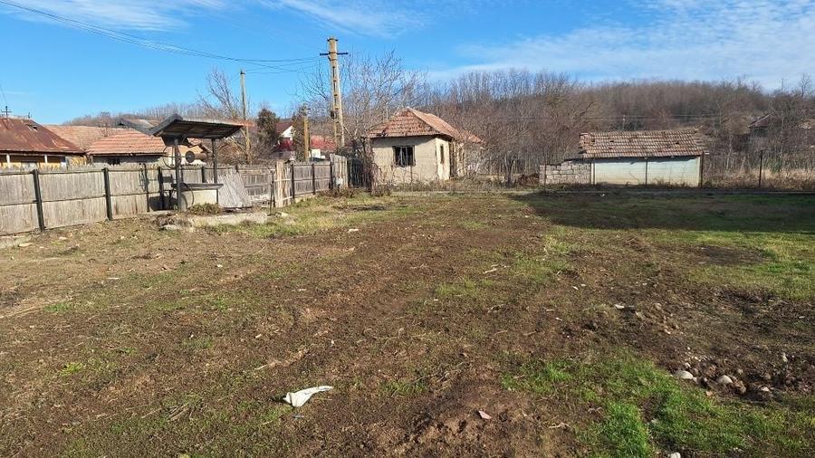 Casă cu 4 camere în Dienci