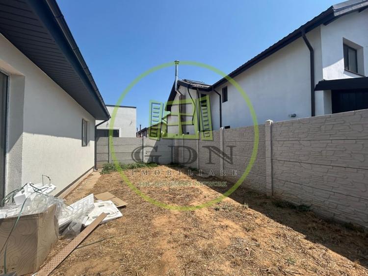 Casă individuală cu 4 camere cu Teren 300 Mp în Preajba