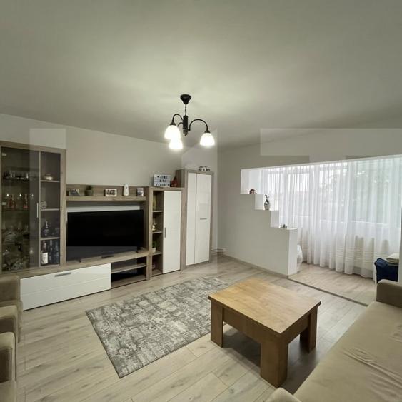 Apartament de 3 camere, zona Stejari - 1