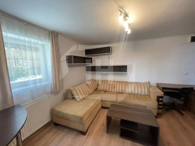 Apartament cu 2 camere semidecomandat, mobilat în Bună Ziua