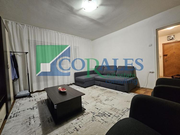 Apartament cu 3 camere decomandat, mobilat în Girocului