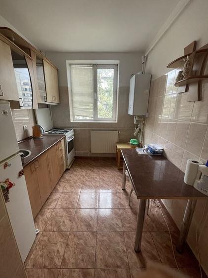Apartament cu 3 camere semidecomandat în Țiglina 1